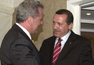 20 yıllık dostu Avramopulos Erdoğan ı kutladı!