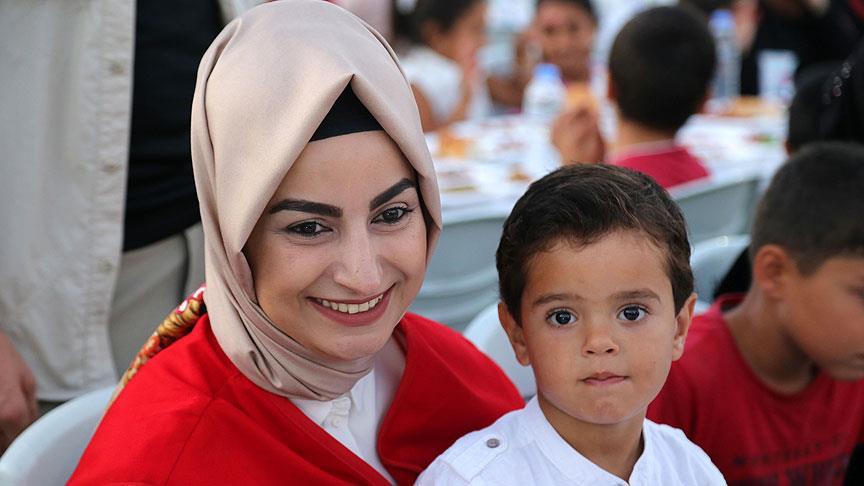 Yıldırım ailesi Suriyelilerle buluştu