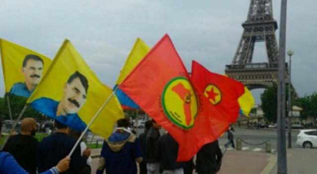 PKK yandaşları Paris te yürüyüş yaptı!