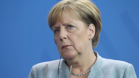 Merkel den Türkiye ye AB tehdidi