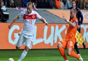 Sneijder: Bizi en çok zorlayan Gökhan Töre oldu!