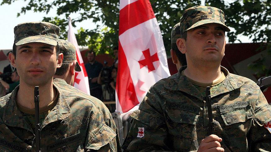 Gürcistan da zorunlu askerlik kaldırıldı
