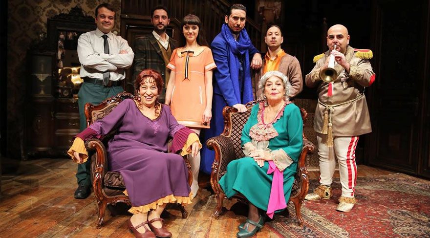 Adana da tiyatro ziyafeti