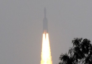 Hindistan mini uzay mekiğini uzaya fırlattı!
