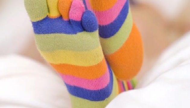 Gribe karşı enteresan önlem: Islak çorapla uyuyun!