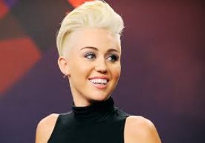 Miley Cyrus a Yine Büyük Eleştiri Geldi!
