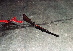 İzmir de kahvehaneye silahlı saldırı: 1 ölü, 12 yaralı.