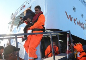 300 mülteci ekiplerin çalışmasıyla kurtarıldı!