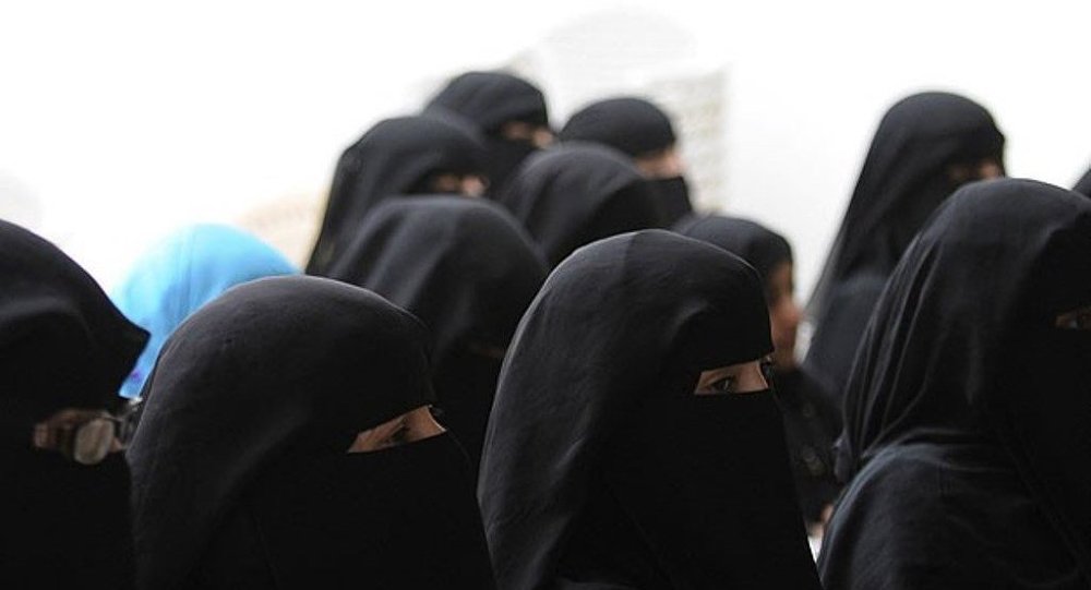 Eski eşine hakaret eden Suudi kadına 3 gün hapis cezası verildi