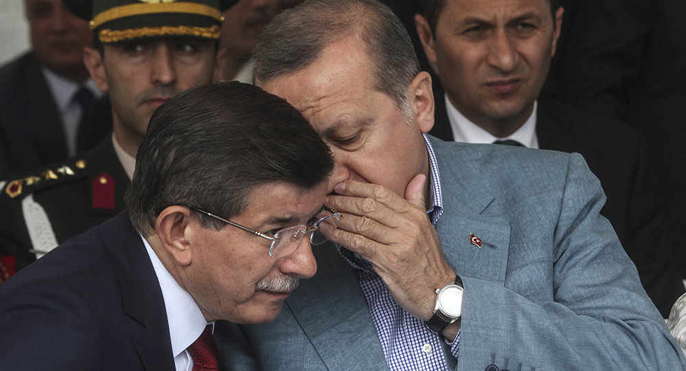 Davutoğlu resmen Erdoğan a rakip 