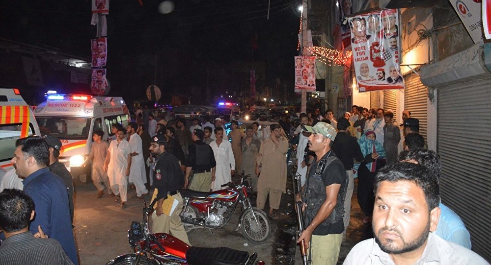 Pakistan da mitinge bombalı saldırı: 12 ölü