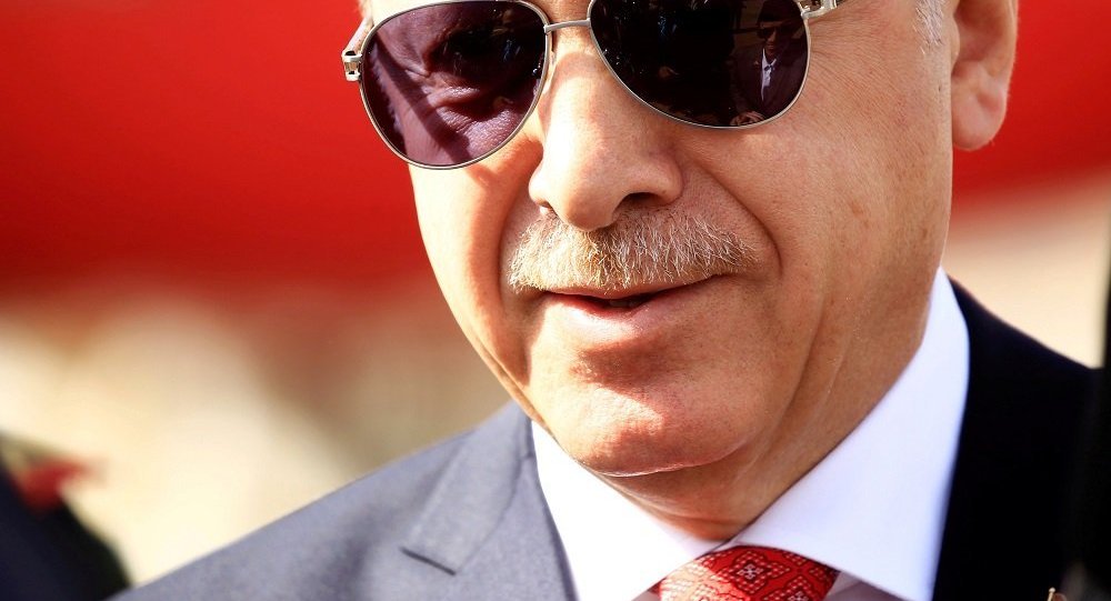 Erdoğan,  Tayyipler Alemi  pankartı açan ODTÜ lülerle görüştü