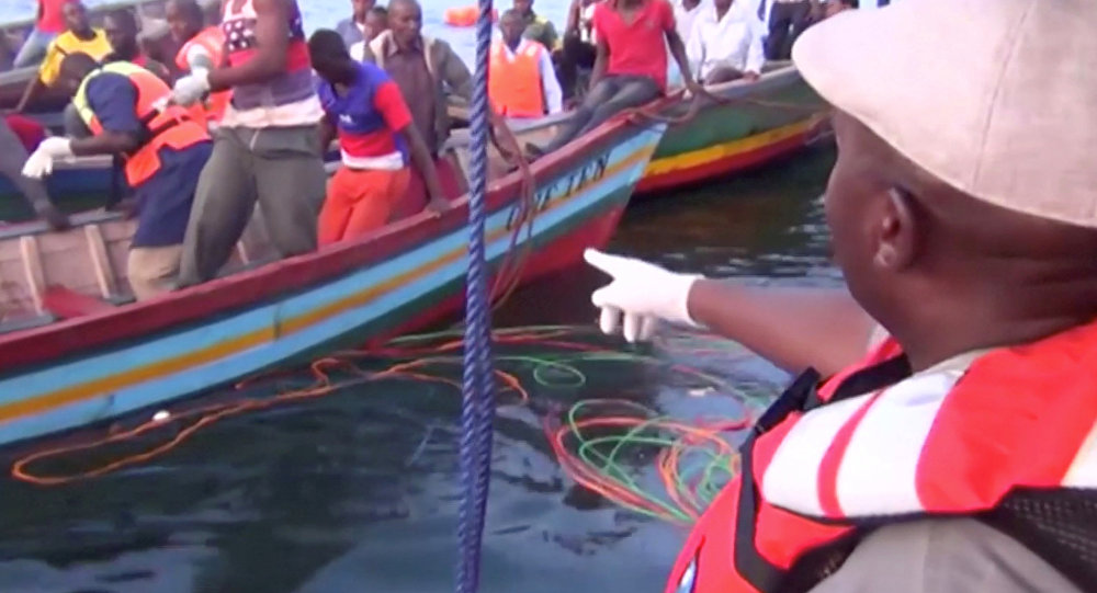 Tanzanya da feribot battı: 100 ölü