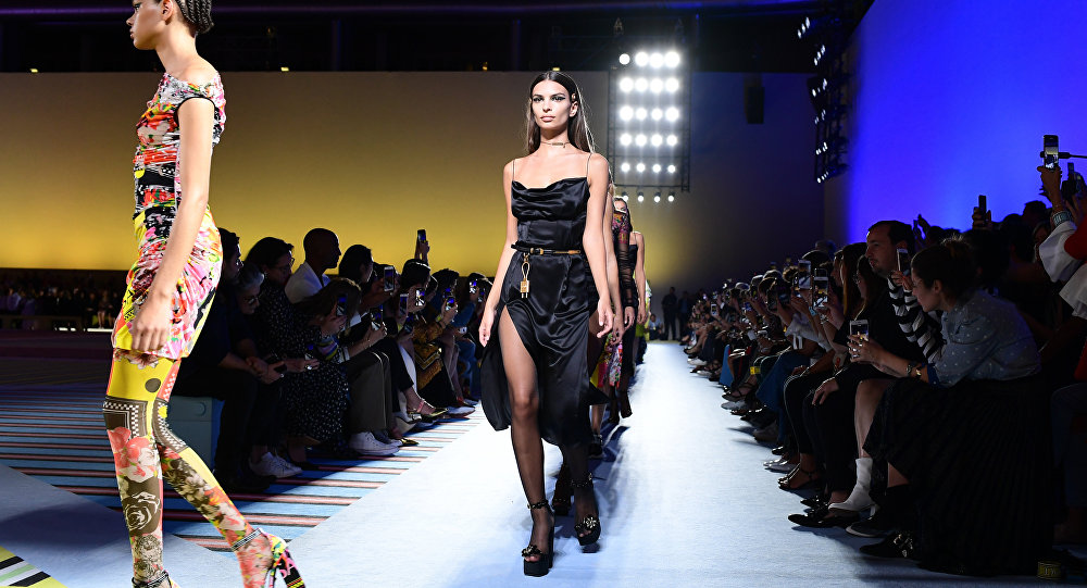 İtalyan moda devi Versace satılıyor