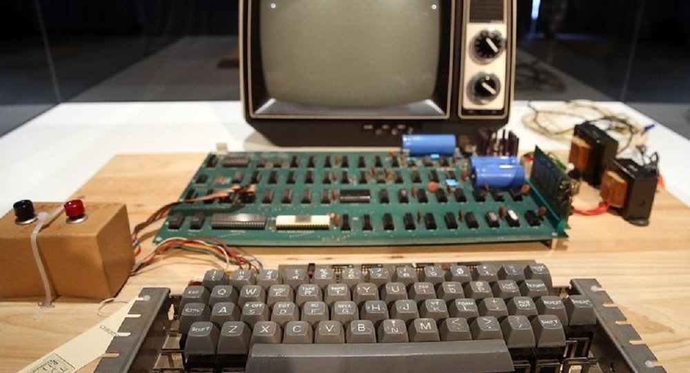 Apple ın ürettiği ilk kişisel bilgisayar, açık artırmada satıldı