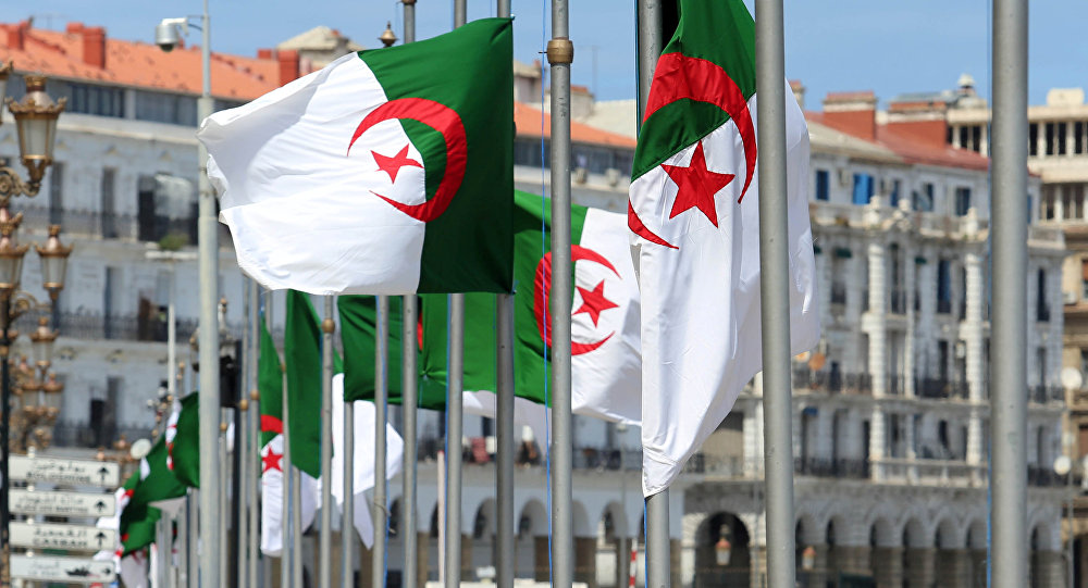 Cezayir de başsavcı görevden alındı