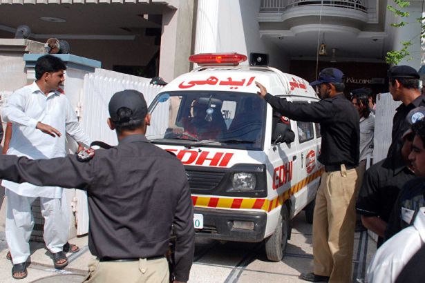 Pakistan da kiliseye saldırı, 5 ölü