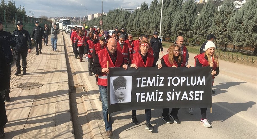 Ankara ya yürüyen CHP liler: Yanlıştan dönülmesini istiyoruz