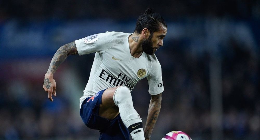 Dani Alves, PSG den ayrılıyor