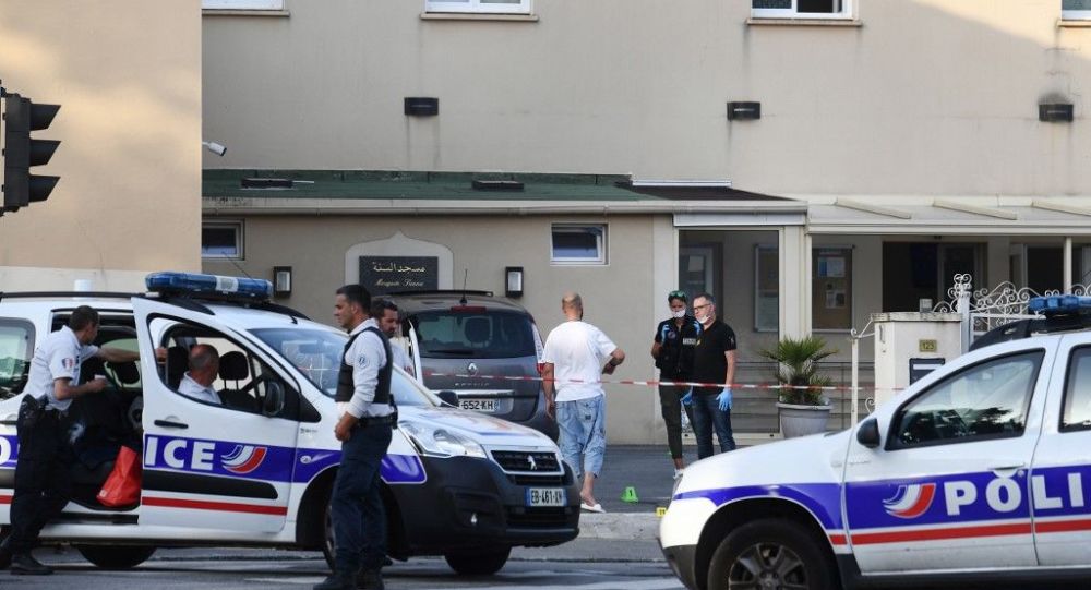 Fransa da cami önünde silahlı saldırı