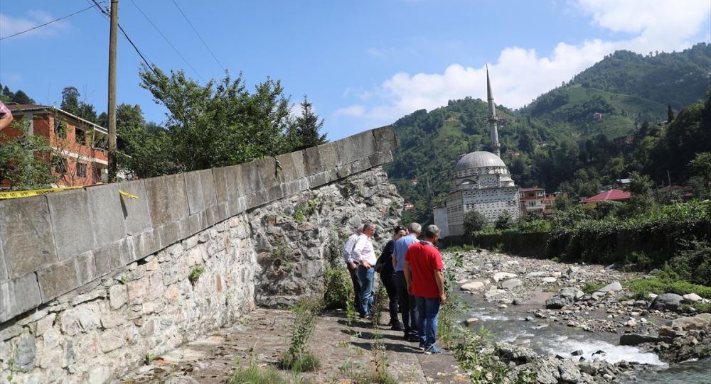 Geçen yıl restorasyonu yapılan 300 yıllık köprü yıkıldı