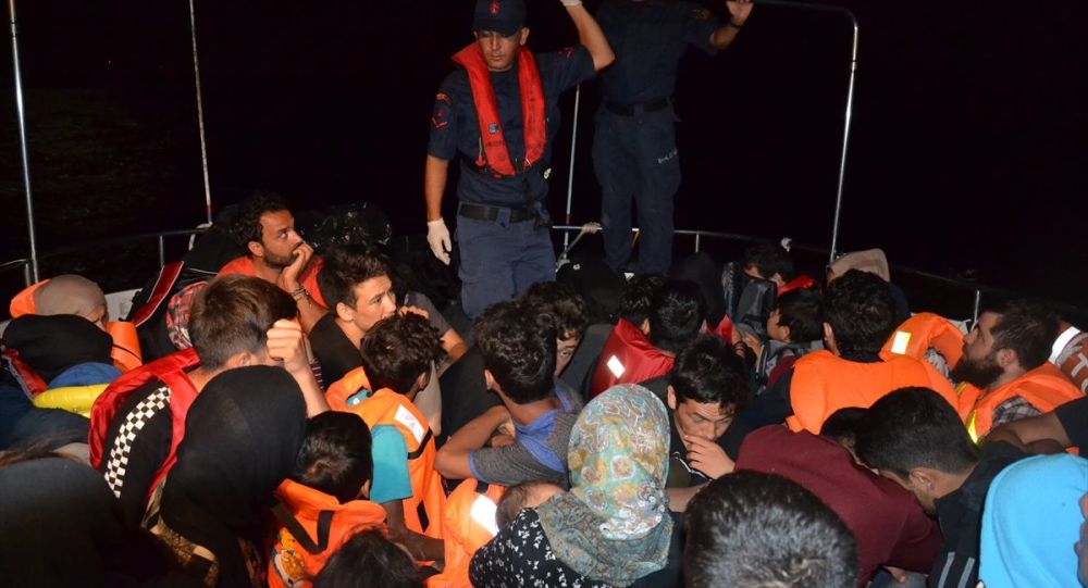 Ayvalık açıklarında 46 sığınmacı yakalandı