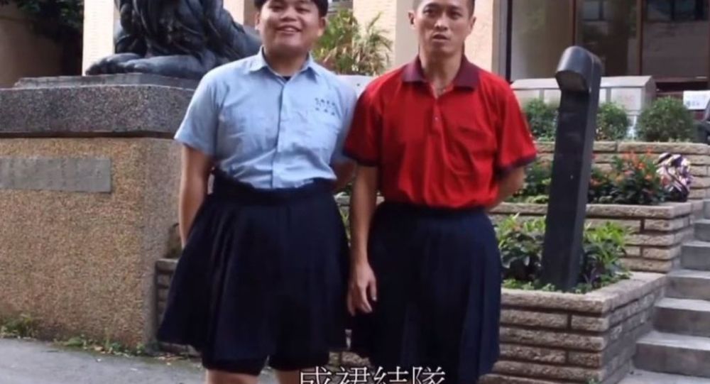 Tayvan da erkek lise öğrencilerine okulda etek giyme izni verildi
