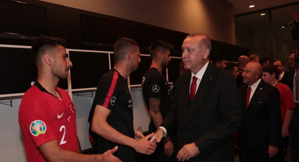 Erdoğan, A Milli Futbol Takımı nı tebrik etti