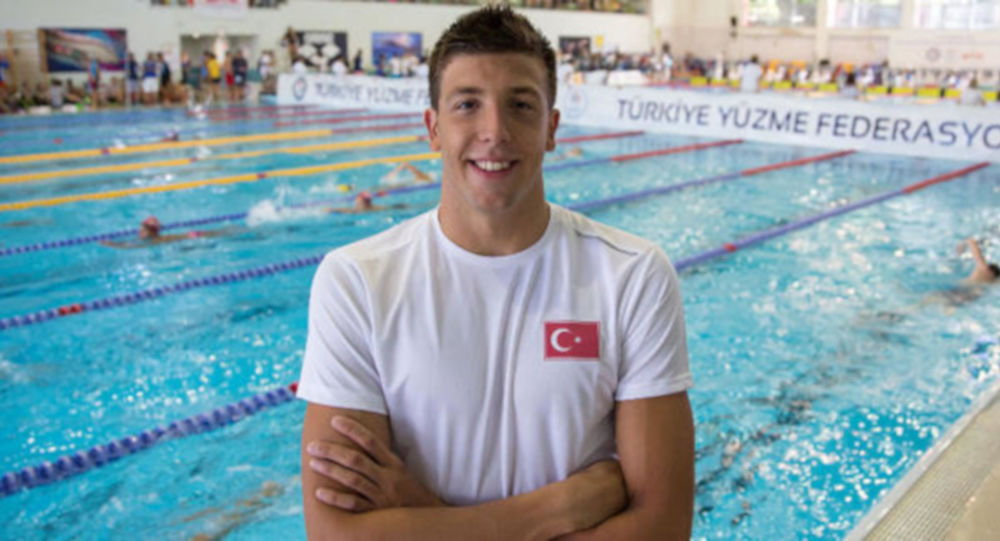 Türkiye adına ilk: Milli yüzücü Emre Sakçı, gümüş madalya kazandı