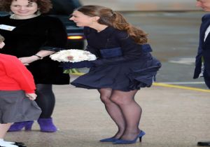 Kate Middleton nun Rüzgarla Mücadelesi!