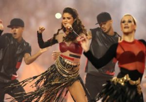  Selena Gomez  Dallas ı Ferformansı İle Salladı!