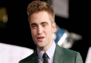 Robert Pattinson Dün Gece Hangi Ünlüyü Yatağına Attı ?