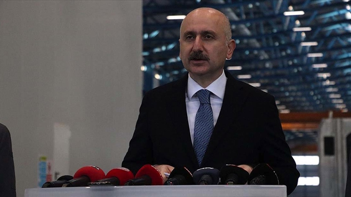 Bakan Karaismailoğlu dan İBB ye  metrobüs kazası  eleştirisi