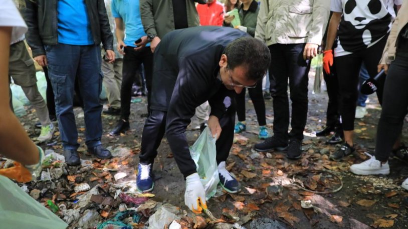 İmamoğlu eldivenini taktı, Belgrad Ormanı nda çöp topladı