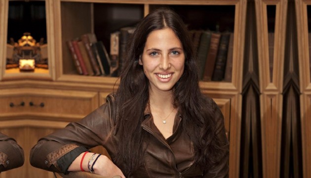 H�lya Av�ar kay�nvalide oluyor! K�z� Zehra �ilingiro�lu evleniyor