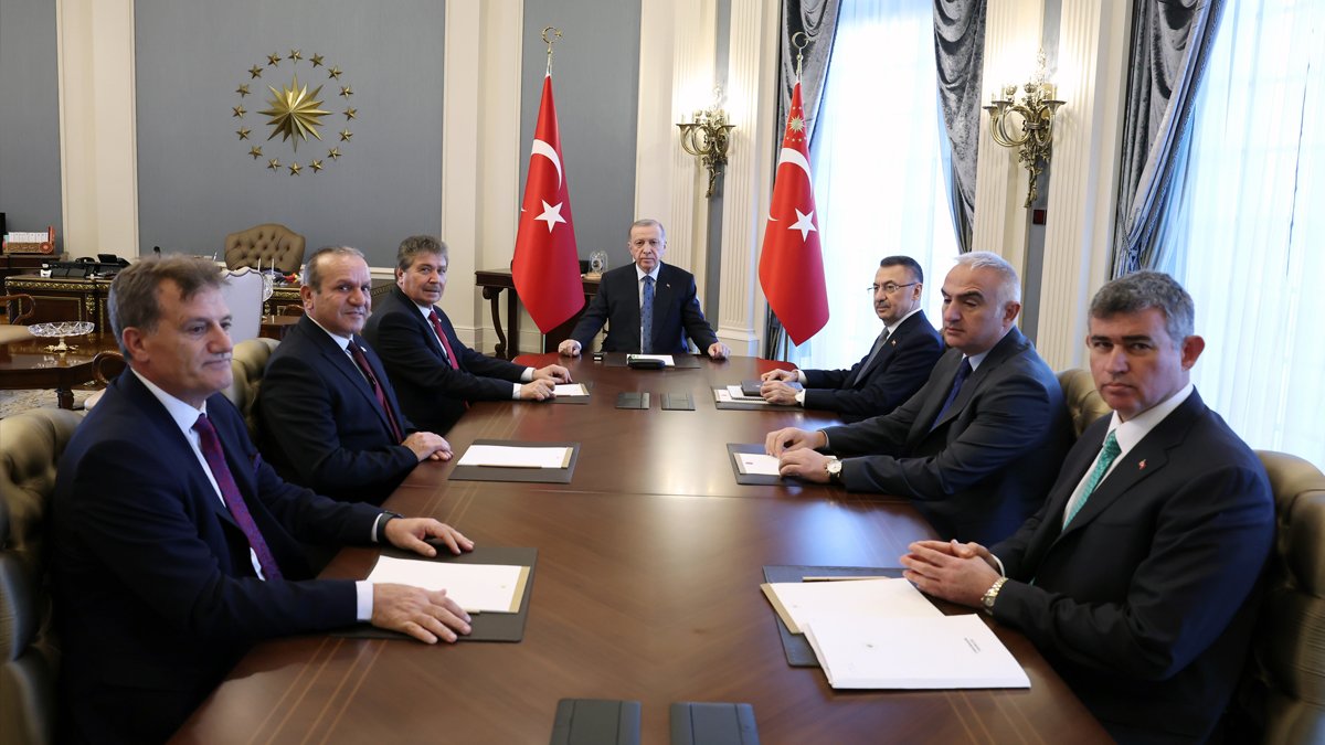 Erdoğan KKTC Başbakanı Üstel ile görüştü