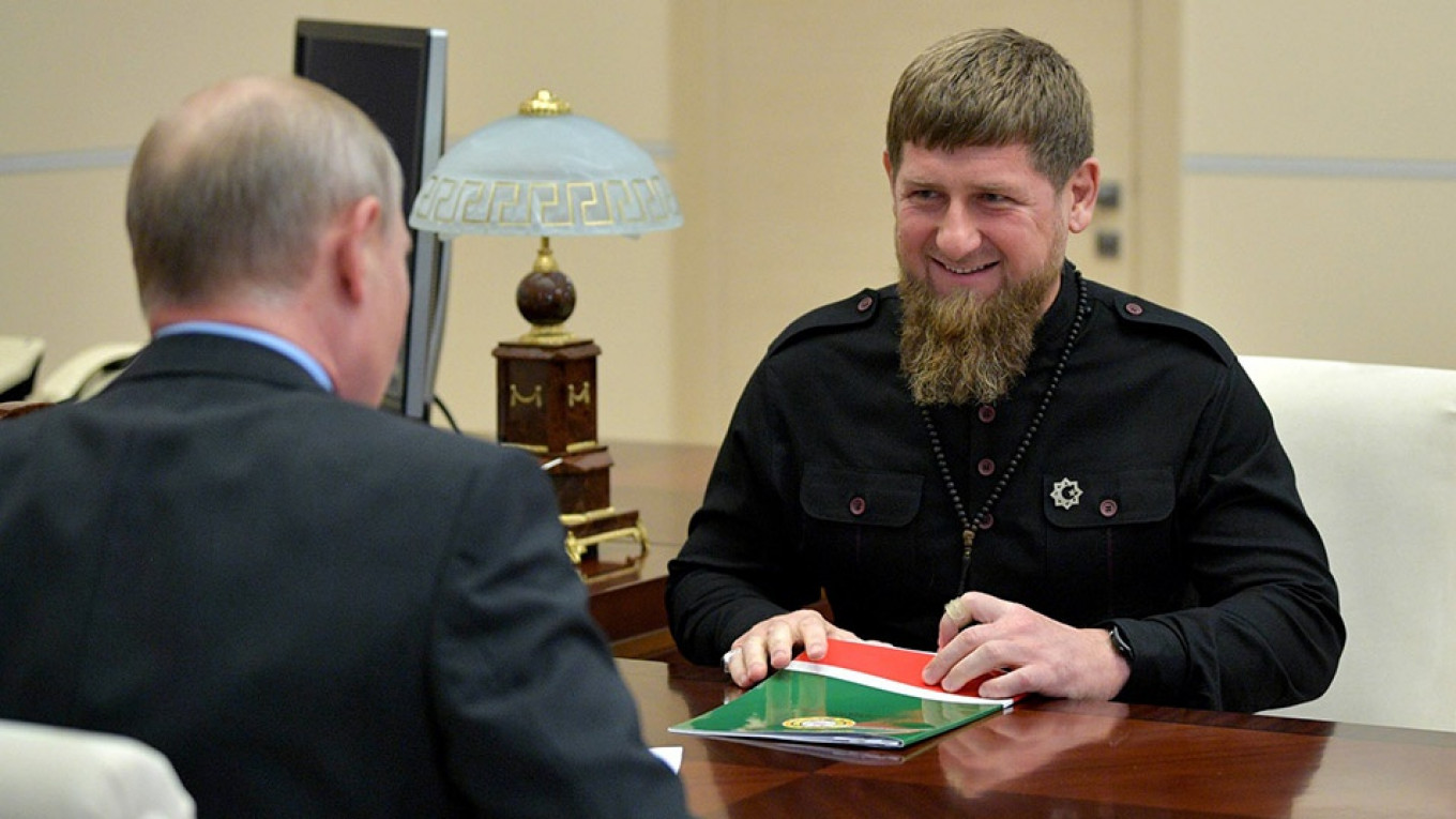 Çeçenistan lideri Kadirov un komaya girdiği iddia edildi!
