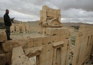 Suriye, IŞİD’i Palmira’da vurdu!