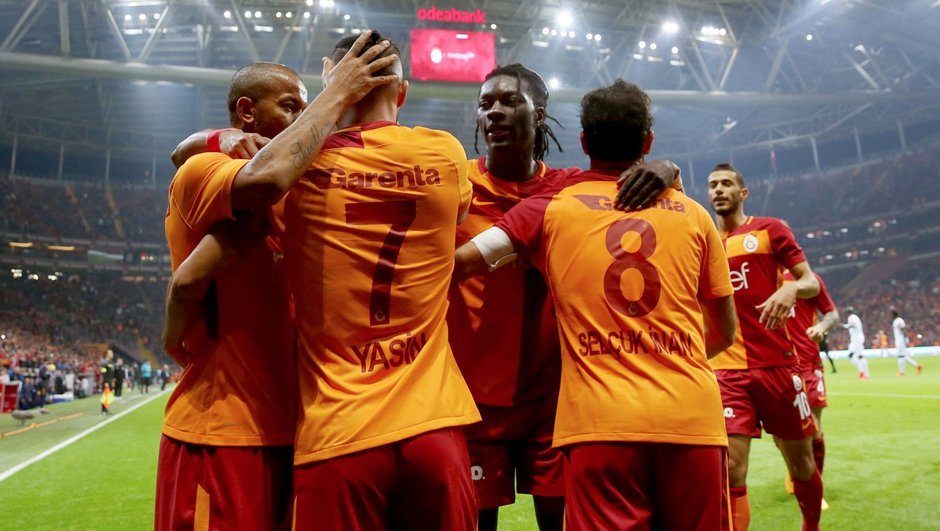 Galatasaray zirveyi bırakmadı