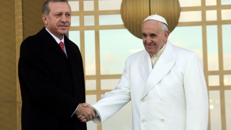 Erdoğan, Papa ile telefonda görüştü