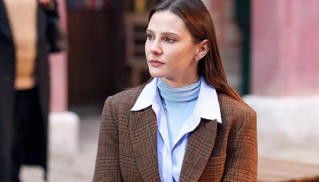 Alina Boz: Tiyatro yapan a� kal�r