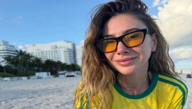 �eyma Suba�� yine Kur'an-� Kerim payla�t�