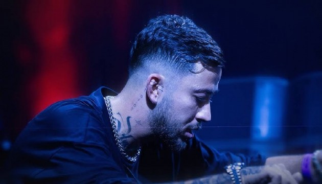 DJ Mahmut Orhan�dan depremzedeler i�in ba���