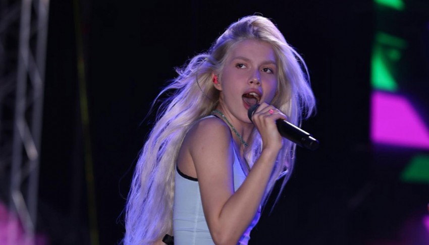 Aleyna Tilki�den konser isyan�!