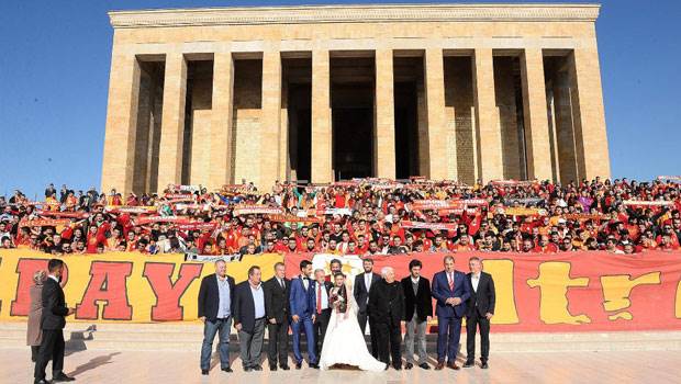Galatasaray 111. yılını Anıtkabir de kutladı!