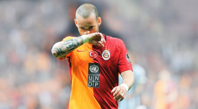 Galatasaray dan Sneijder a uyarı
