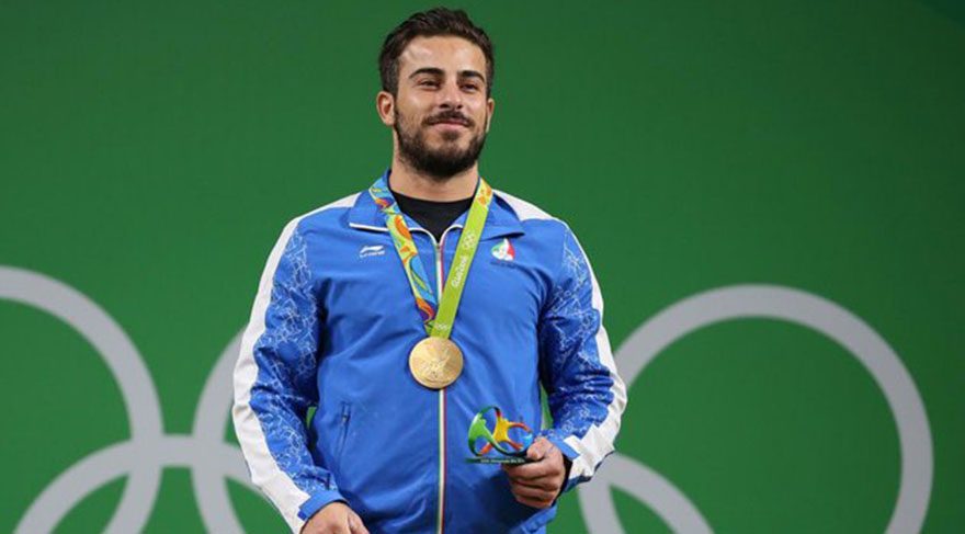 Olimpiyat Şampiyonu, depremzedeler için madalyasını satışa çıkardı