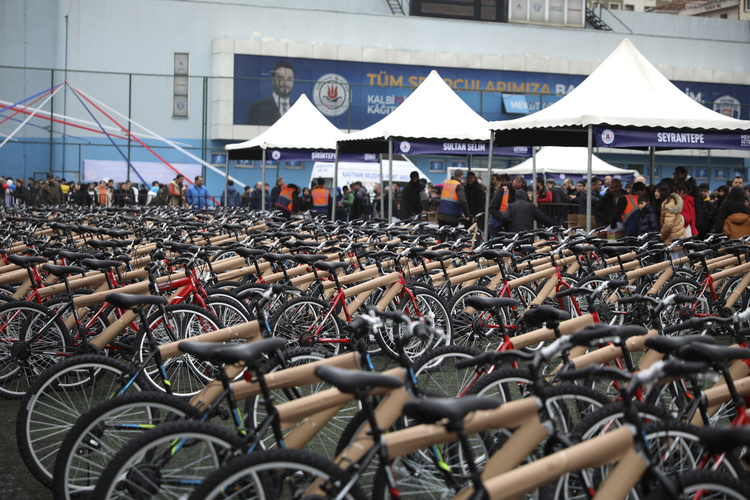 Bakan Osman Aşkın Bak, bisiklet dağıtım törenine katıldı!