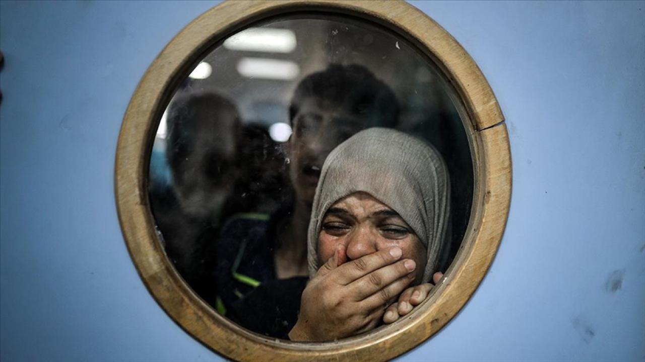 Gazze deki Sağlık Bakanlığından yerinden edilmiş Filistinlilere hastaneleri boşaltma çağrısı