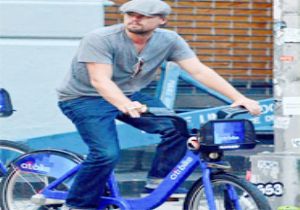 Leonardo DiCaprio Bisikletle Ulaşımı Tercih Ediyor